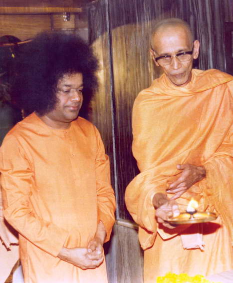 Sathya Sai Baba and Swami Chidananda